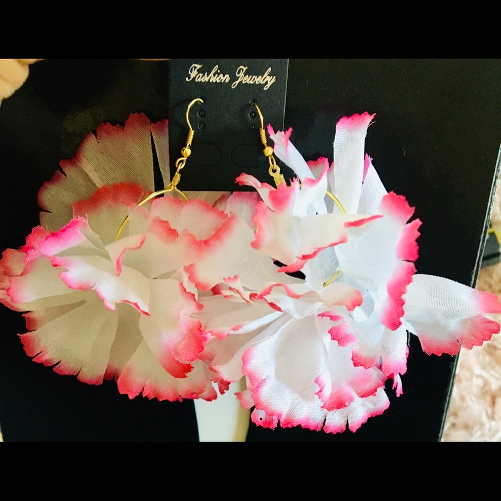 🌸Floral Earrings PINK/WHITE 🌸New - Picture 2 of 7